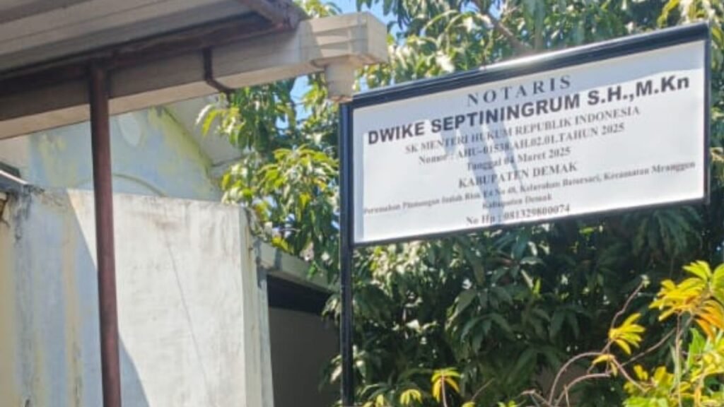Papan Nama Notaris di Semarang