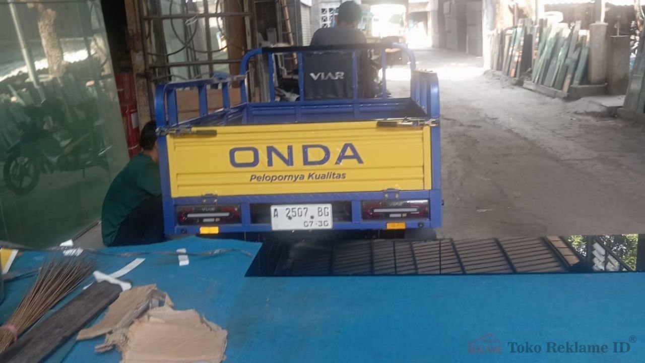 Branding Motor Viar Serang