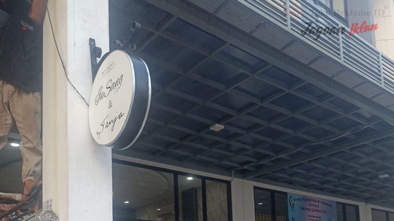 Neon Box Jakarta Timur